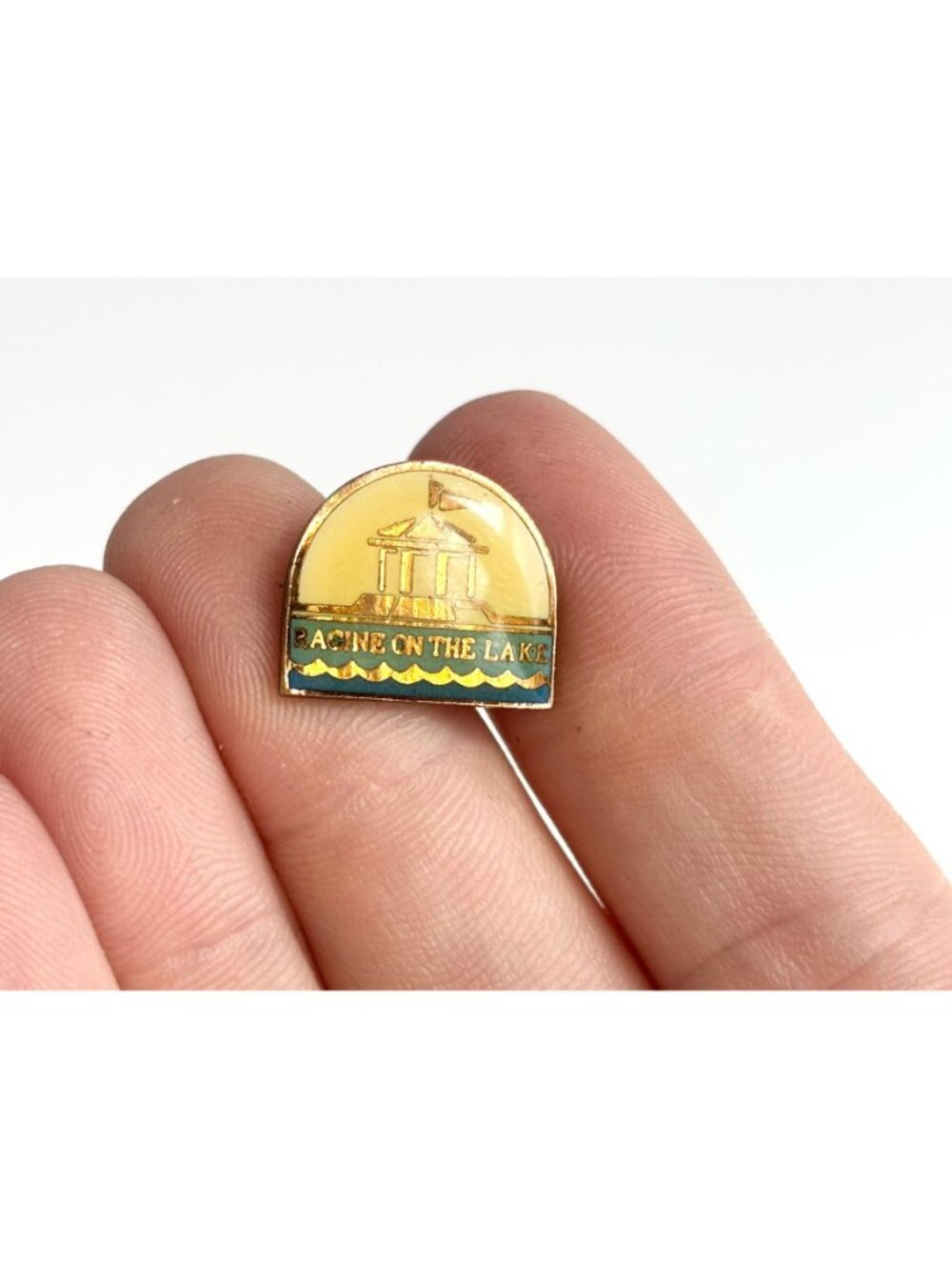 Racine On the Lake Wisconsin Boating Enameled Vintage Gold Toned Lapel Pin - Picture 11 of 12